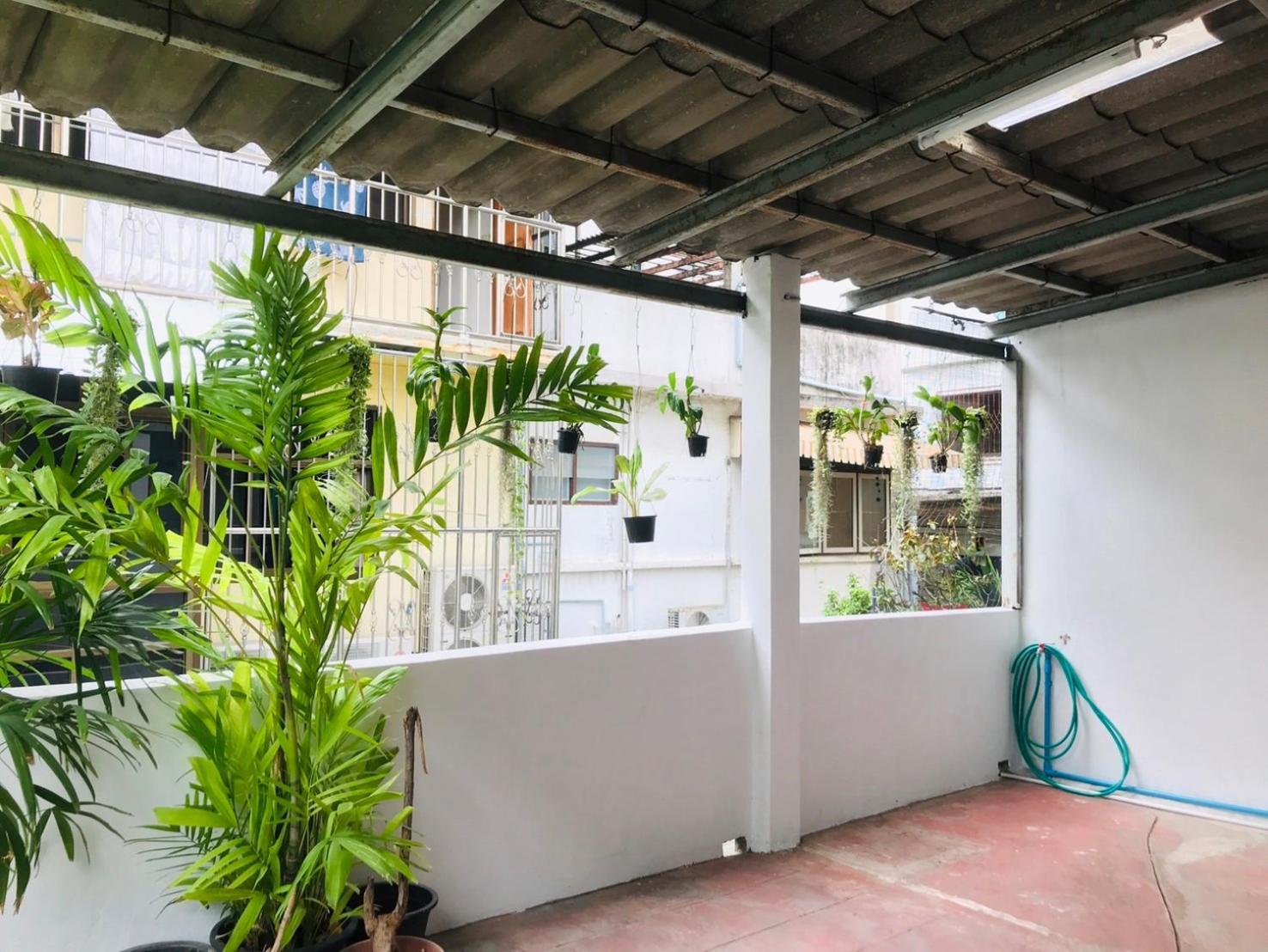 Silom Guesthouse Bangkok Esterno foto