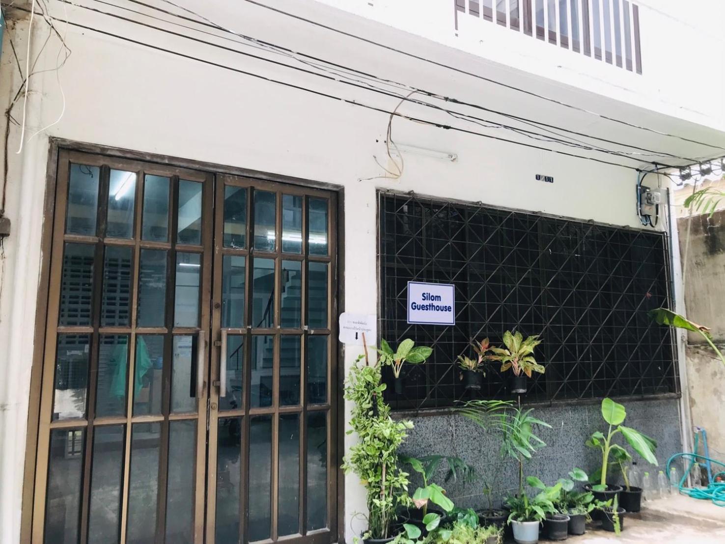 Silom Guesthouse Bangkok Esterno foto