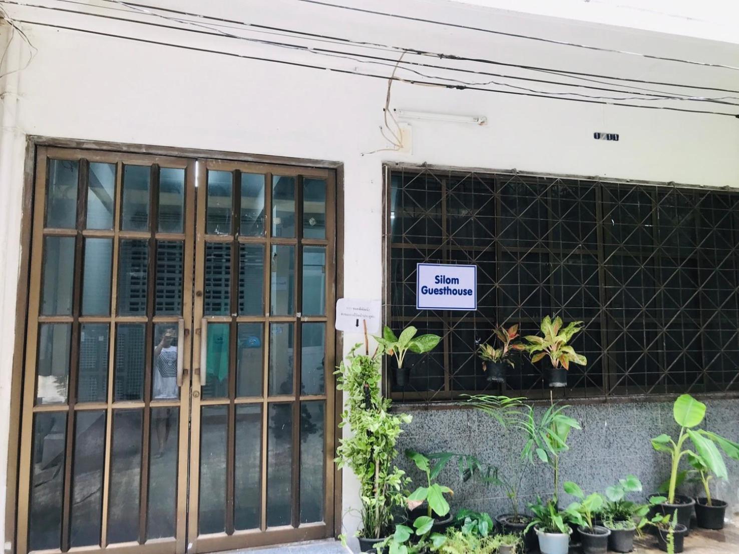 Silom Guesthouse Bangkok Esterno foto