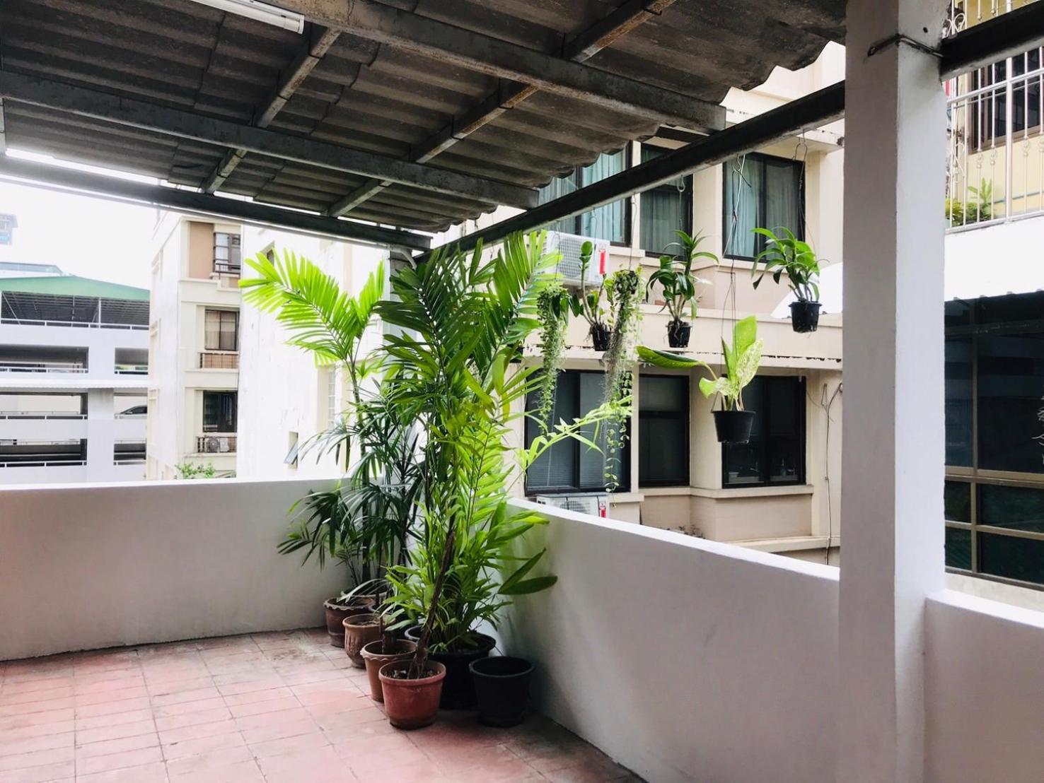 Silom Guesthouse Bangkok Esterno foto
