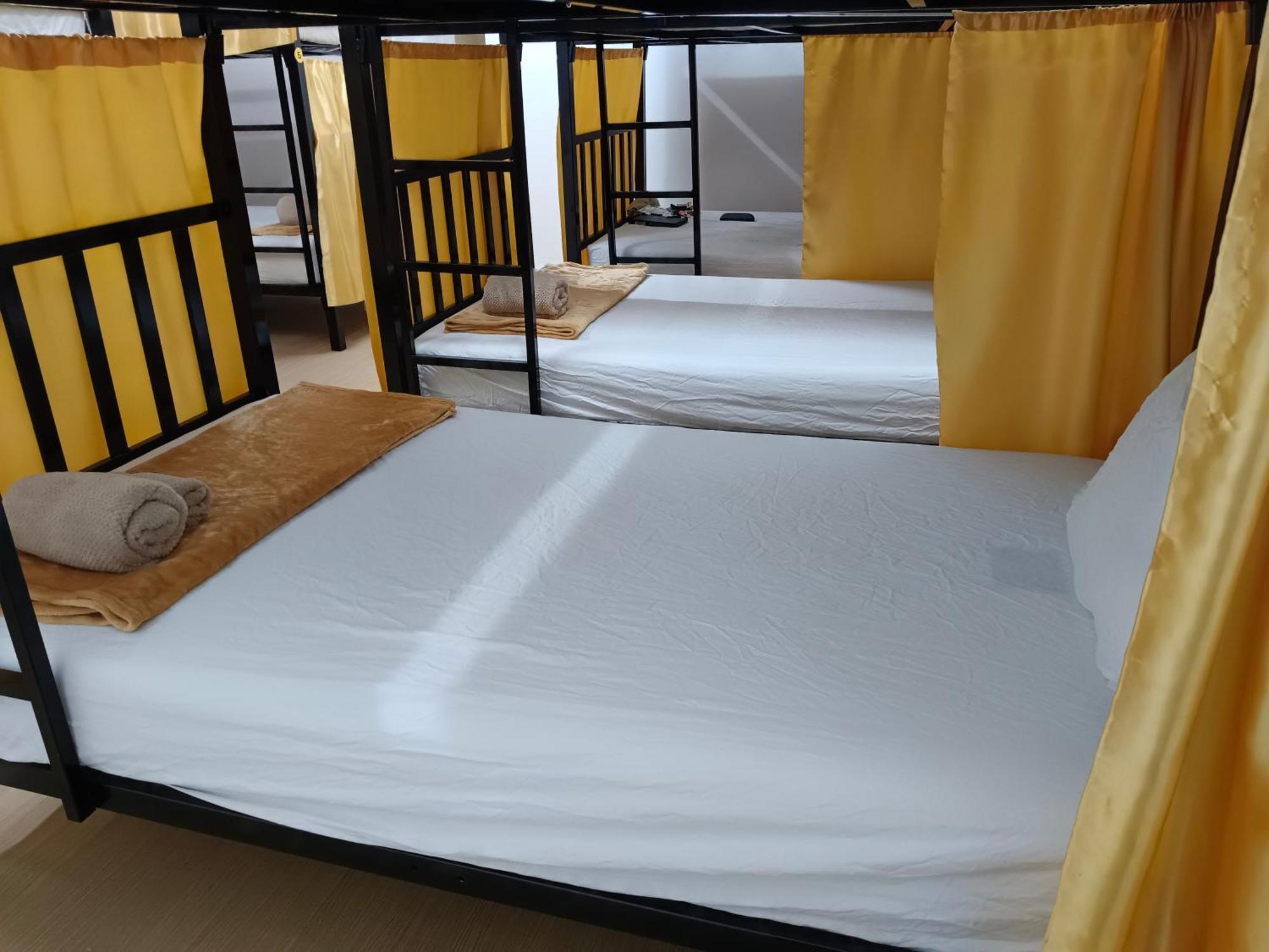 Silom Guesthouse Bangkok Esterno foto