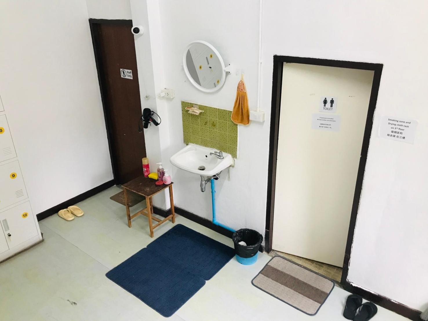 Silom Guesthouse Bangkok Esterno foto